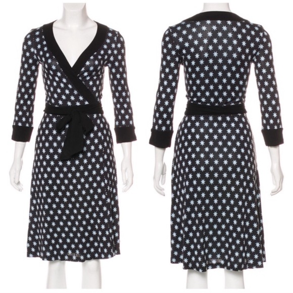 Diane Von Furstenburg Black and Baby Blue Star Print Taurus Wrap Women’s Dress 4 - Picture 2 of 10